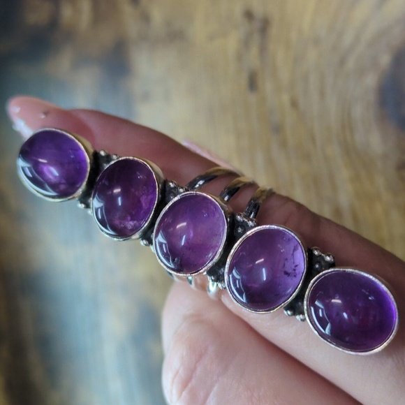 Elegant Purple Stone Silver Ring - Picture 10 of 10